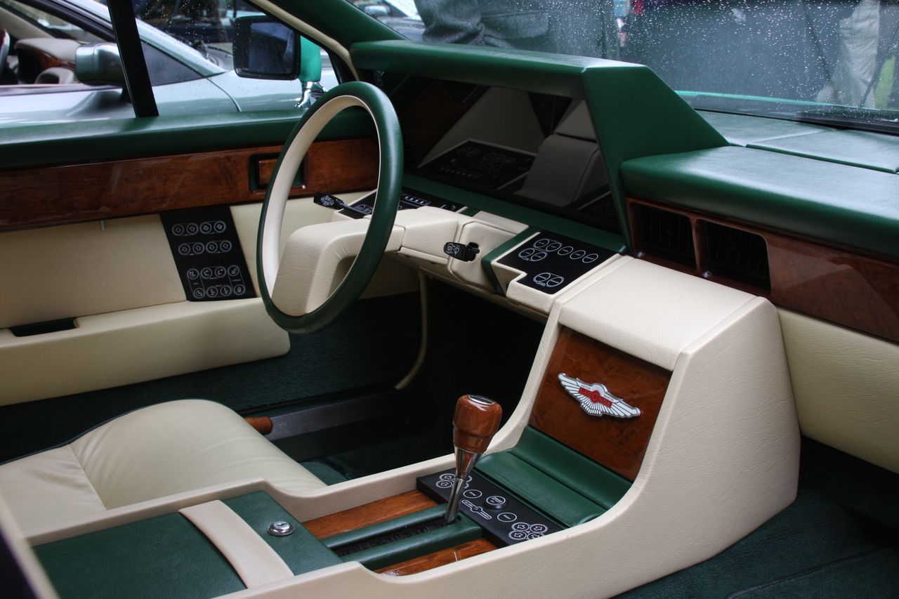 Aston Martin Lagonda S2
