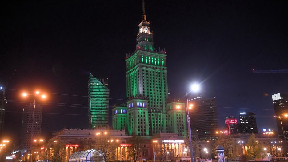 Warszawa. Pałac Kultury i Nauki zostanie podświetlony na zielono