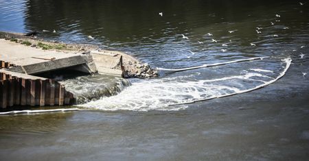 "Czajka". Wody Polskie: ścieki płyną do Wisły