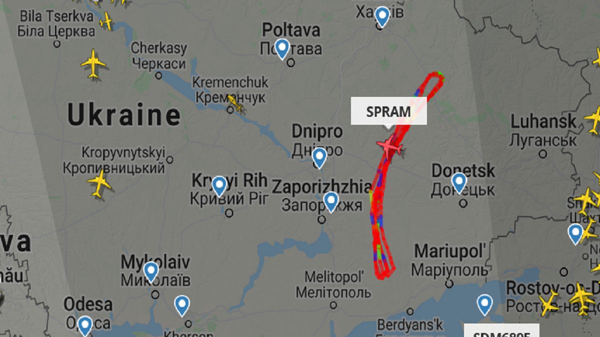 Tajemniczy samolot lata nad Ukrainą, obserwuje go 20 tys. osób