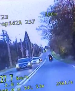 127 km/h w zabudowanym. Bez uprawnień i z pasażerem