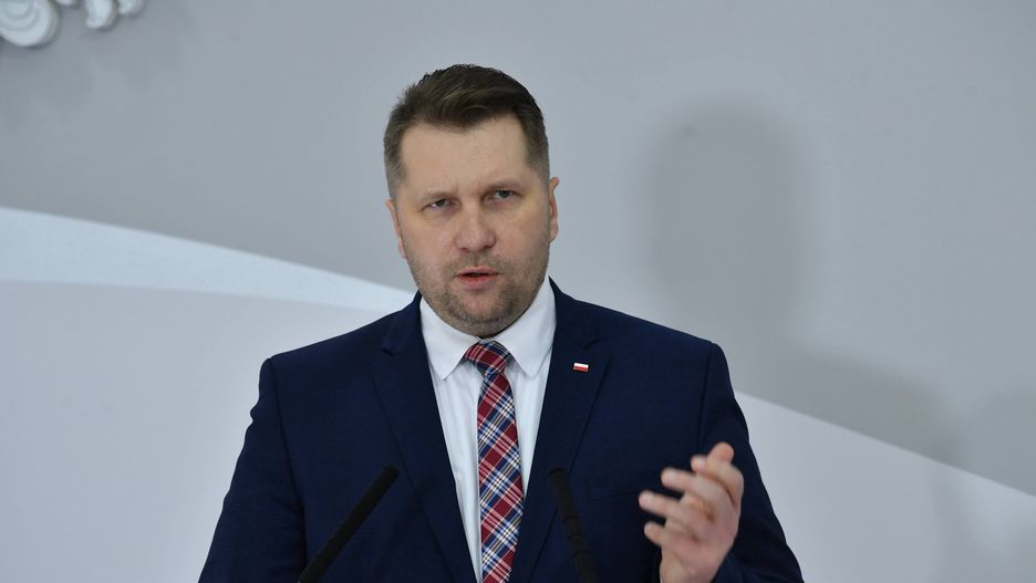 Powrót do szkoły. Minister Przemysław Czarnek wyjawia, kiedy skończy się nauczanie zdalne