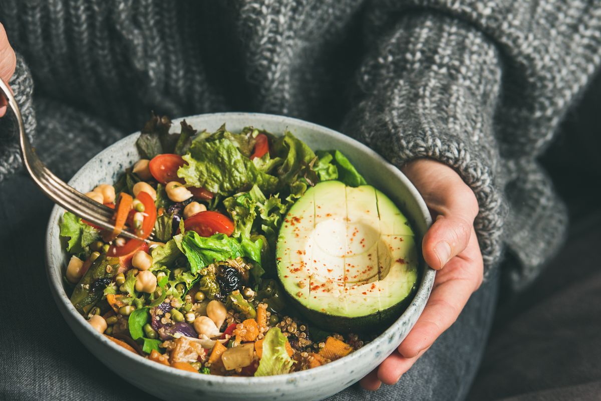 Piękna skóra i włosy to nie tylko kremy. Jedz te produkty, a cera będzie lśniła