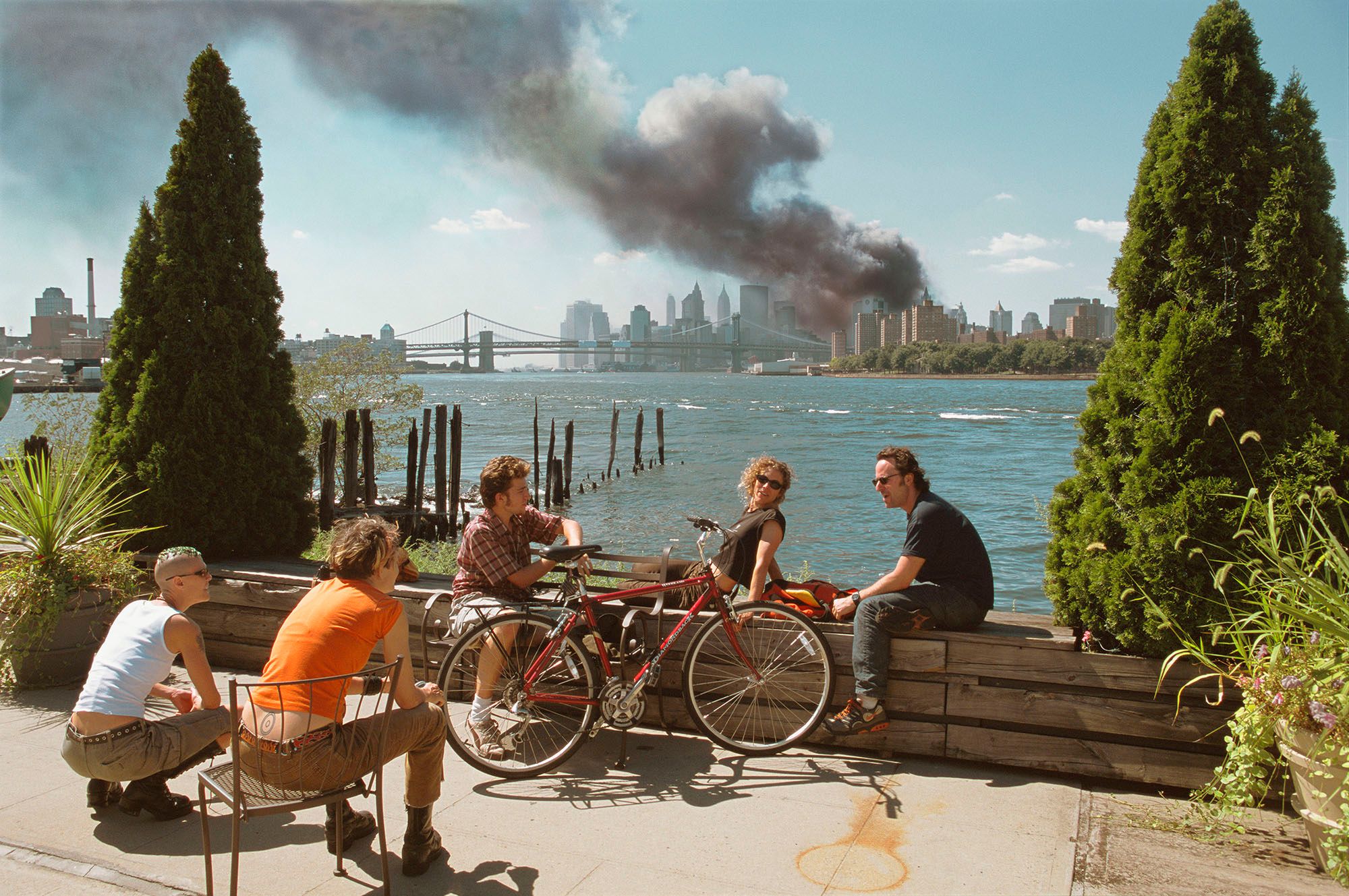 Historia kontrowersyjnej fotografii Thomasa Hoepkera, która stała się symbolem 9/11 1