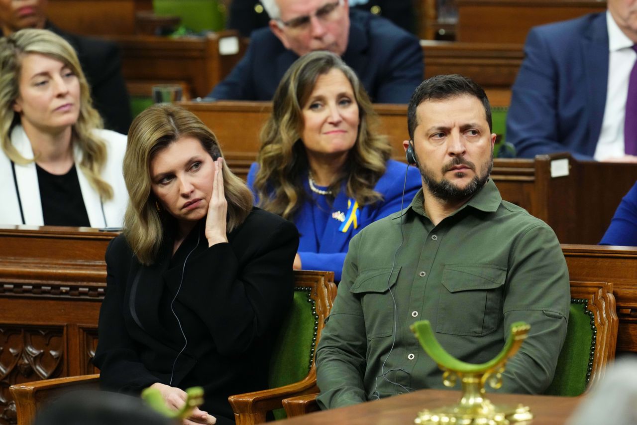 In the photo is Ołena Zełenska with her husband - the president of Ukraine.