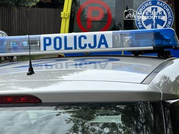 Warszawa: Pijana matka chciała wyjść do sklepu przez balkon