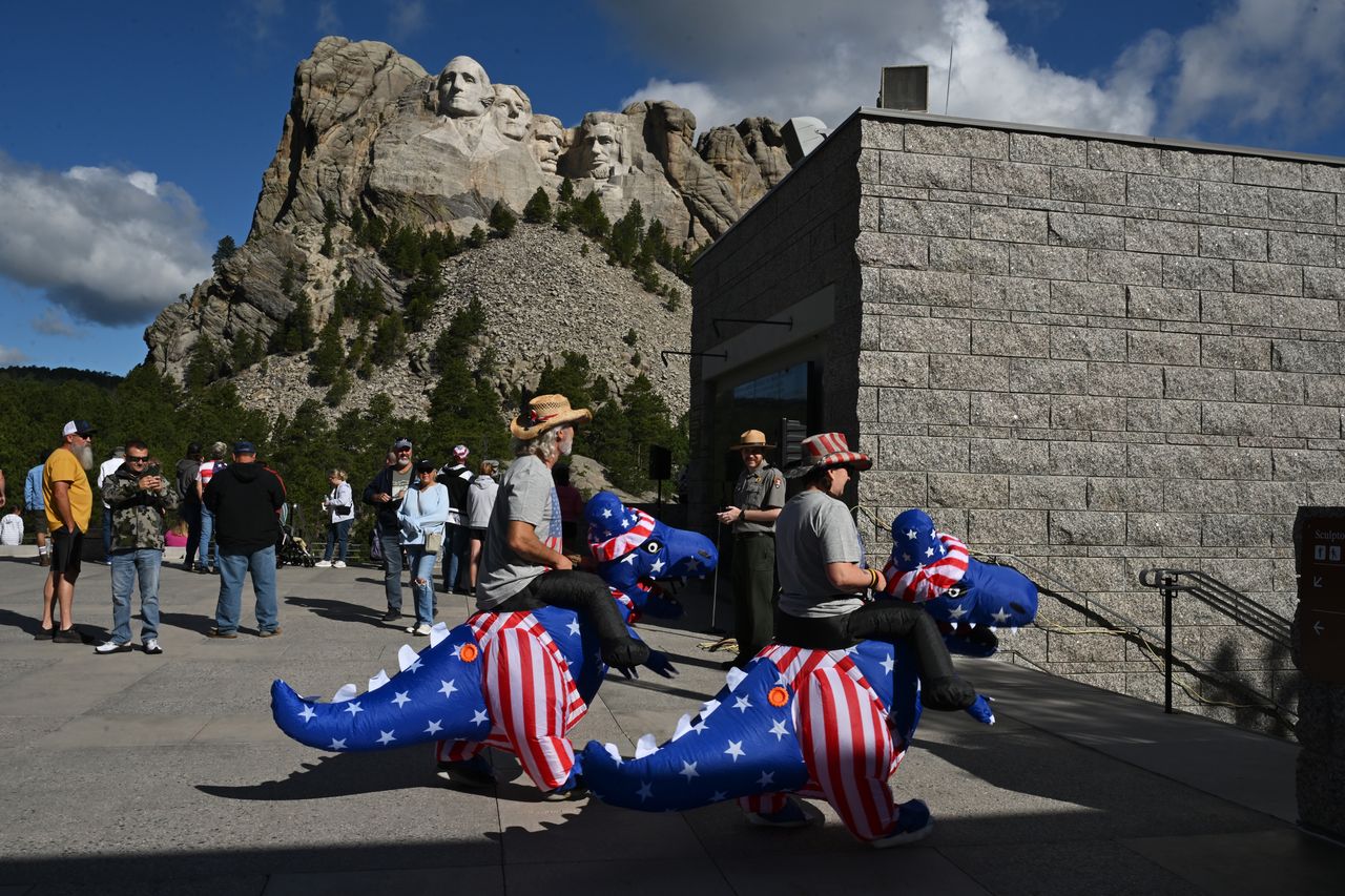 Every year, 3 million people come to see Mount Rushmore.