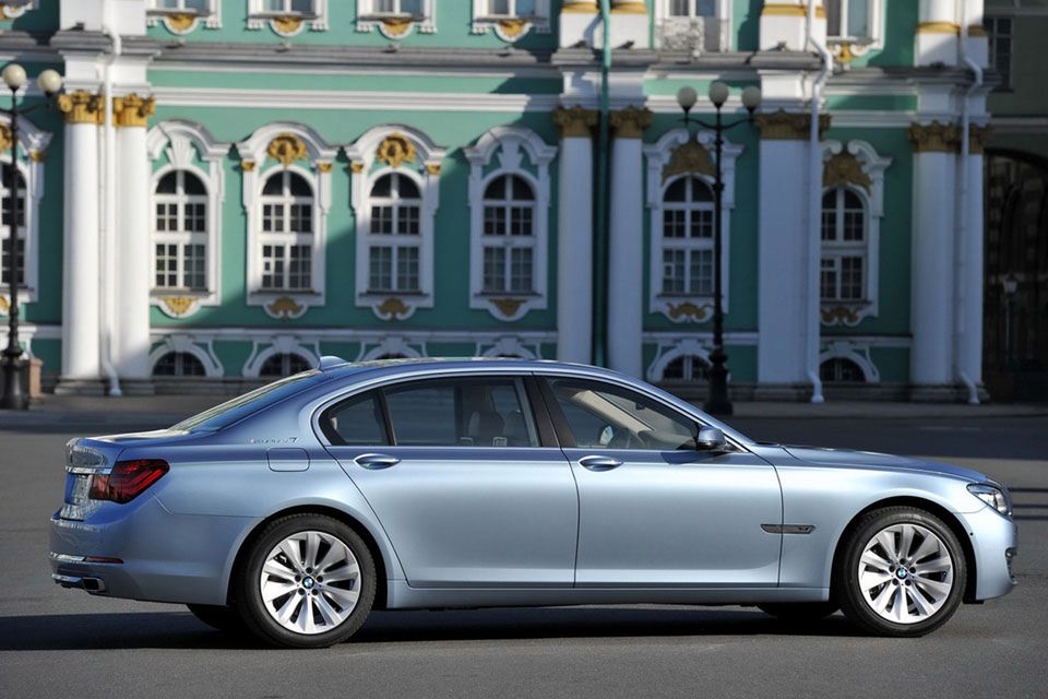 BMW serii 7 na rok 2013 - megagaleria niemieckiego okrętu flagowego 128