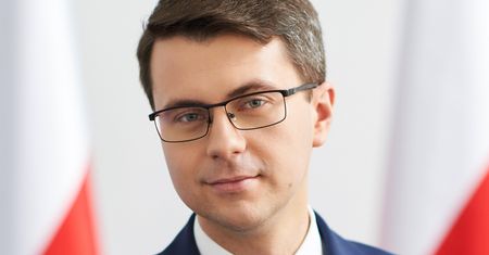 Powrót do szkoły w grudniu? Rzecznik rządu Piotr Müller nie ma wątpliwości