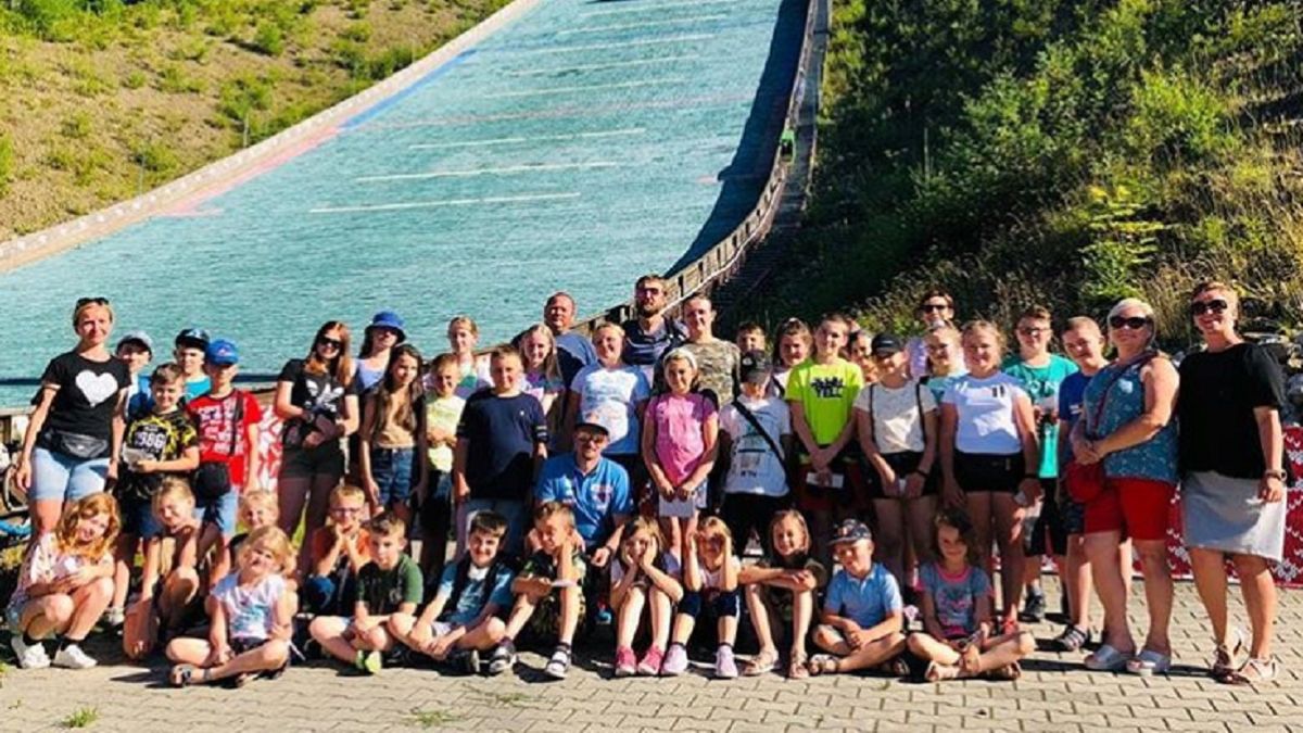 Na Adama Małysza spadła fala krytyki po udostępnieniu zdjęcia z dziećmi