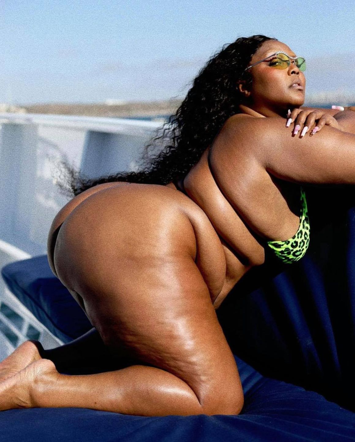 Lizzo wygrzewa się na jachcie