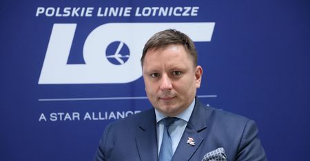 Za co poleciał prezes LOT-u? Powodów nie podano, mnożą się hipotezy