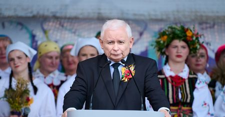 Modlitwa i disco polo. Politico: Tak PiS chce wygrać wybory