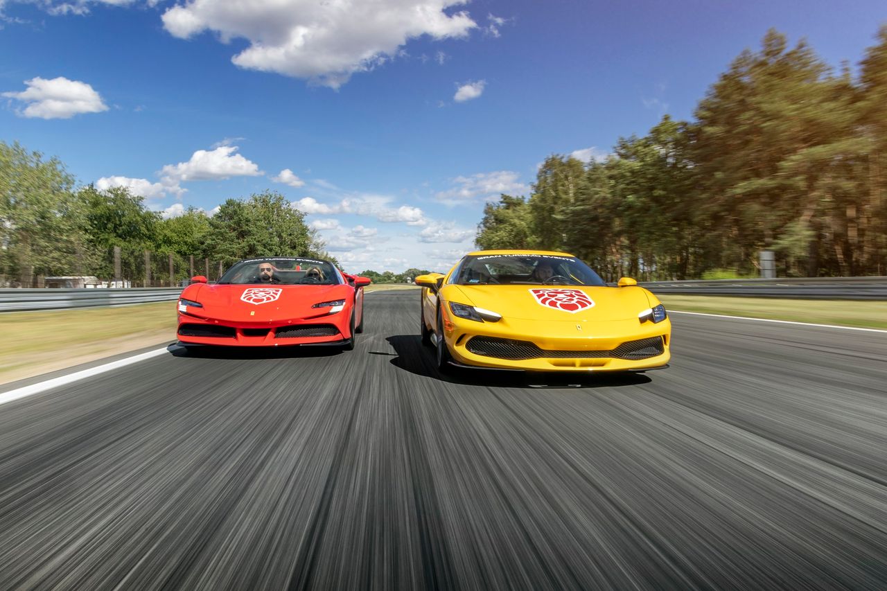 Ferrari SF90 Spider vs Ferrari 296 GTB (2022)