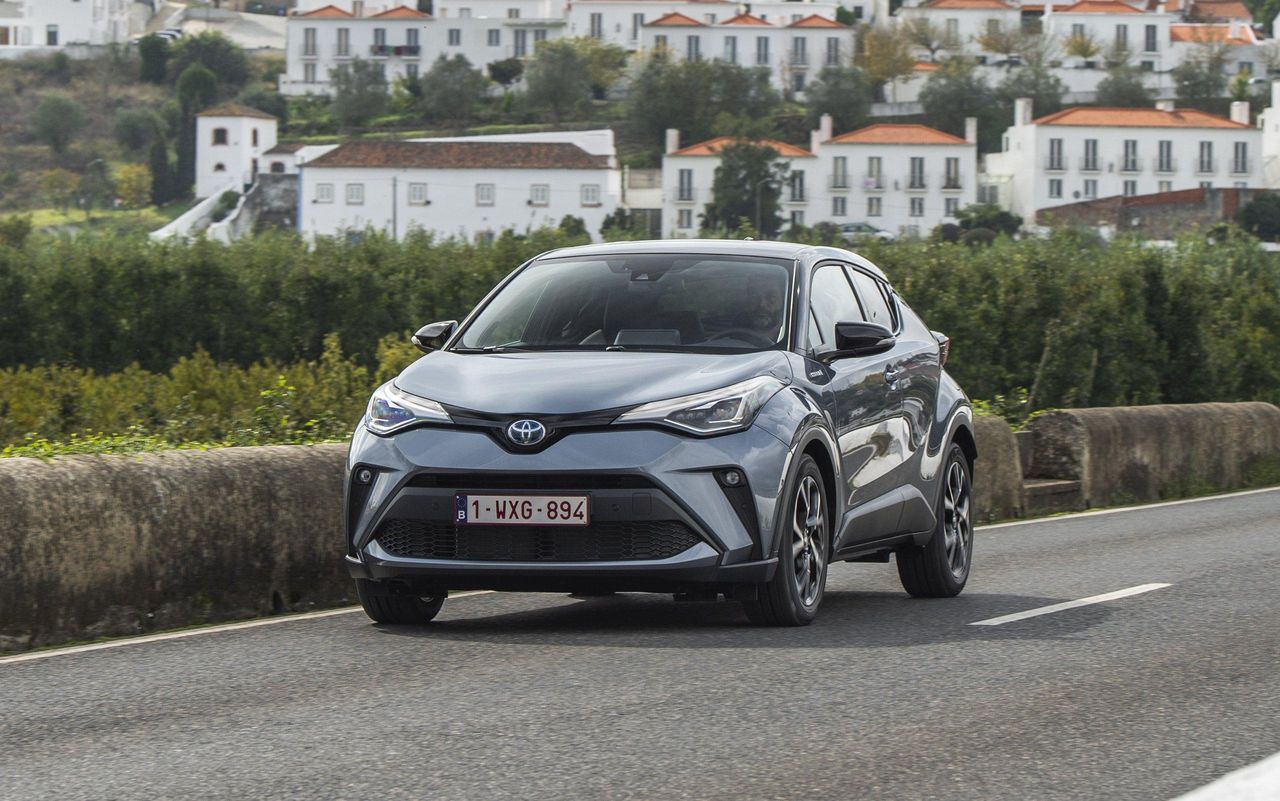 Toyota C-HR po liftingu jest droższa, ale lepiej wyposażona. Znamy polski cennik