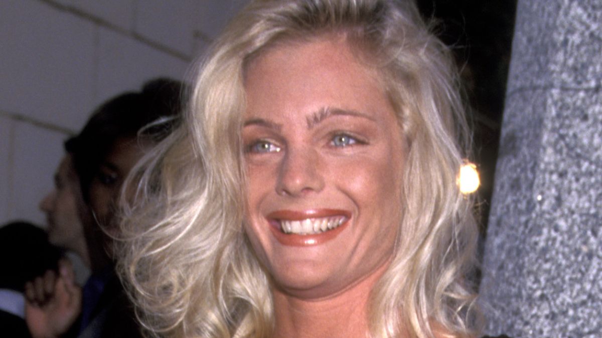 Erika Eleniak (1999 rok).