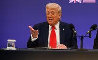 Wprowadzona przez Donalda Trumpa opłata w wysokości 100 tys. dol. ma dotyczyć tylko nowych wiz H1-B - tłumaczy urzędnik Białego Domu