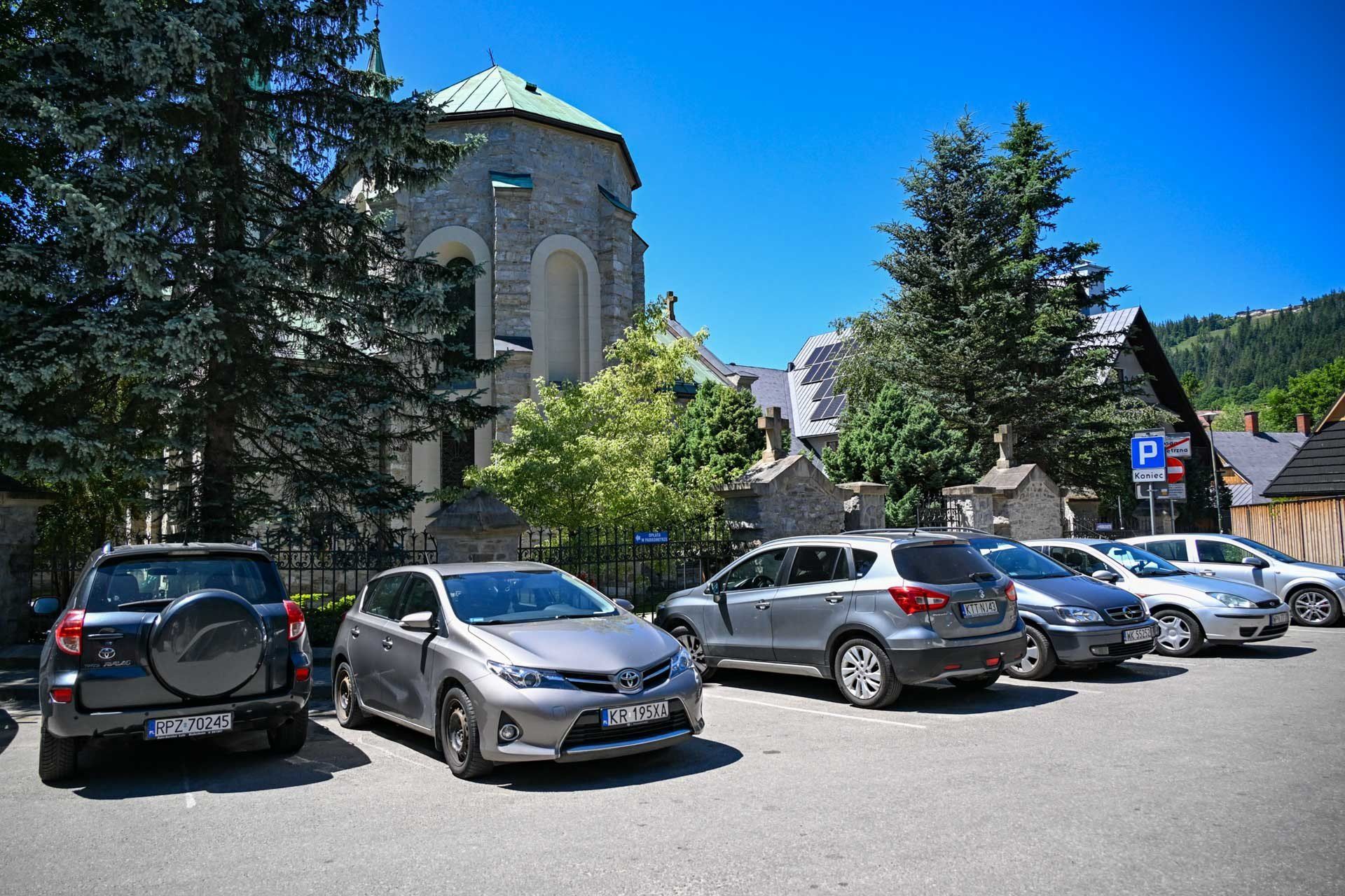 Sporny parking przy ul. Jana Pawła II