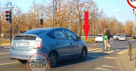 Blisko tragedii na pasach. Kobieta nawet nie zwolniła