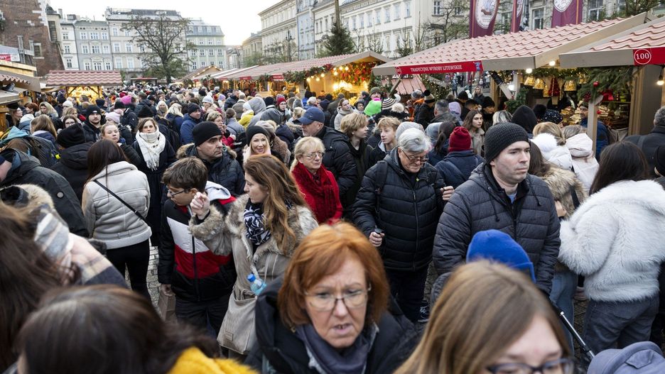 Tłumy na Jarmarku Bożonarodzeniowym w Krakowie