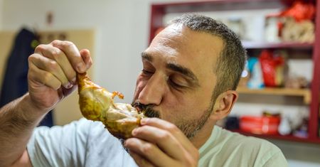 Ta pora na kolację jest najlepsza. Naukowcy nie mają wątpliwości