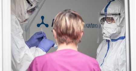 Koronawirusem się zarazili, ale są poza statystyką. Wyznają dlaczego