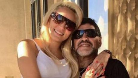 Diego Maradona POBIŁ swoją dziewczynę!