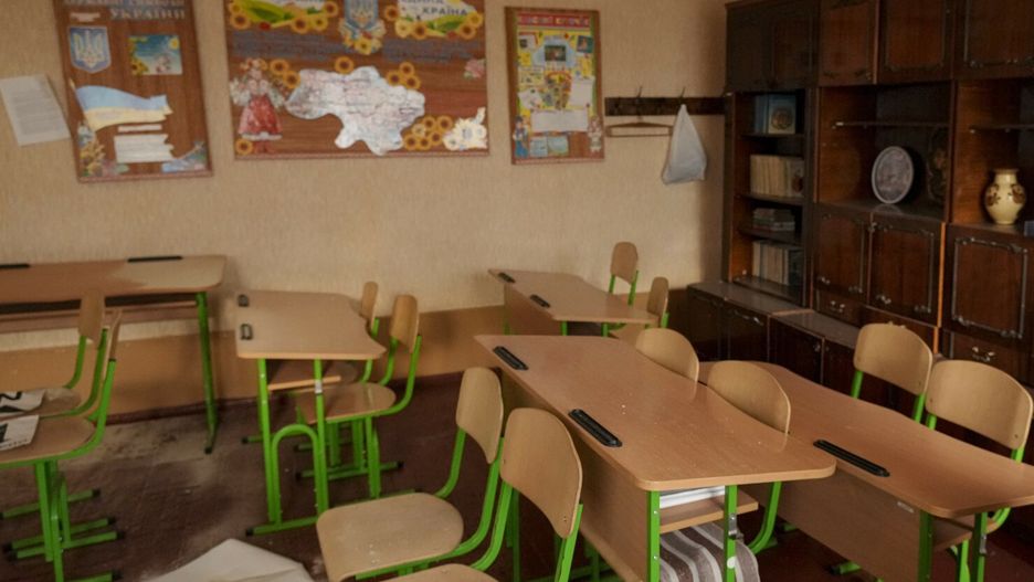 Dzieci są zmuszane do pisania w zeszytach, że Mariupol to część Rosji