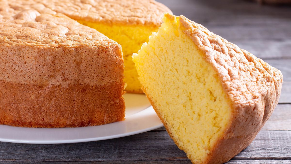 Biszkopt wyrośnie idealnie, gdy dodasz do ciasta jeden tajemniczy składnik