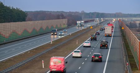 Bezpłatne autostrady nie tak szybko? PiS może złapać poślizg przed wyborami