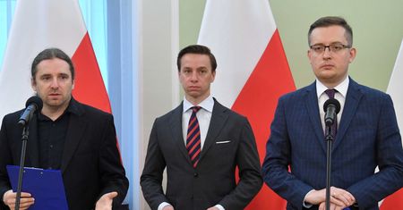 Konfederacja. Tak dziennikarze "podziękowali" im za nienoszenie maseczek