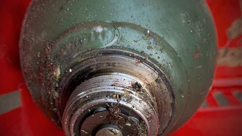 Sfera wykorzystywana w hydropneumatycznym zawieszeniu Citroena do złudzenia przypomina granat.