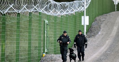 Finlandia zalegalizowała cofanie migrantów za płot. Nasza straż musi kombinować, bo przegra procesy