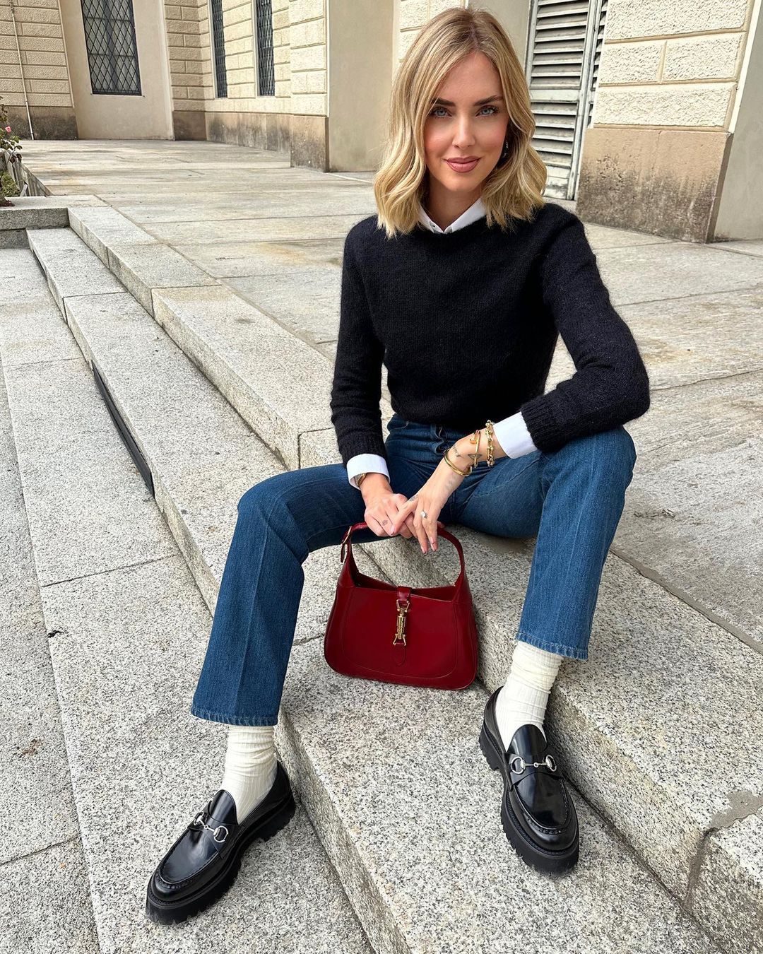 Chiara Ferragni w skarpetkach i trendzie "quiet luxury"