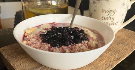 Nie z jagodami, ani z borówką. Do owsianki dodaję jeszcze lepszą domową konfiturę