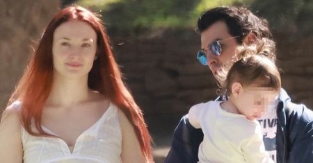 Sophie Turner jest w DRUGIEJ CIĄŻY?! (ZDJĘCIA)