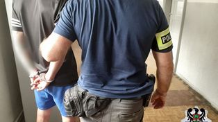 26-latek ukradł bratu auto, a ojcu pieniądze. Zatrzymali go z narkotykami w towarzystwie 18-latki