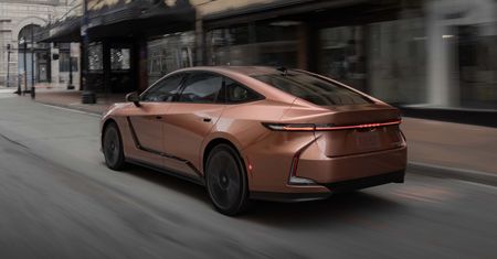 Nowy Lexus ES zachwyca designem i zaskakuje rekordowo niską ratą
