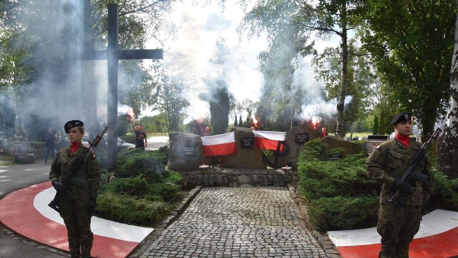 Oficjalne obchody rocznicy wybuchu Powstania Warszawskiego odbędą się na cmentarzu przy ul. Żwirowej.