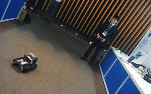 Robot, dla którego jazda do przodu oznacza dowolny kierunek 8