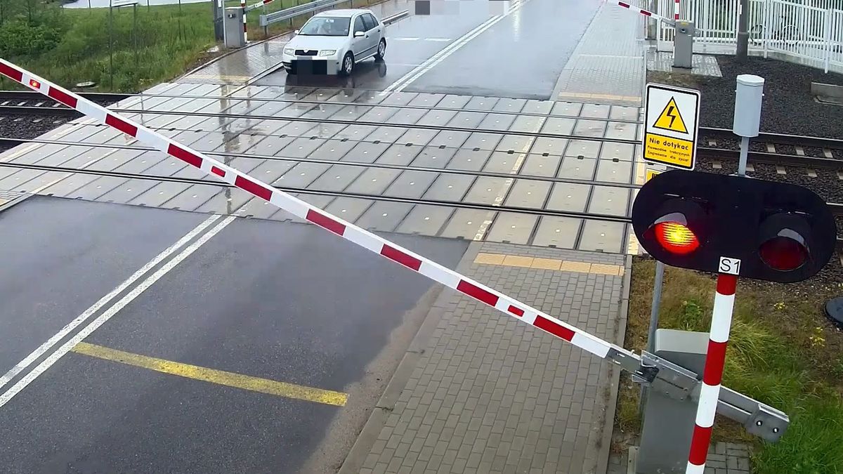 Przejazd kolejowy. Ominięcie zapory