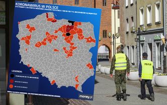 Koronawirus. Regionalizacja obostrzeń. Warmińsko-mazurskie czarnym punktem na mapie