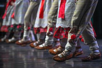 Rząd pomoże w organizacji potańcówki. Wiemy, ile to kosztuje