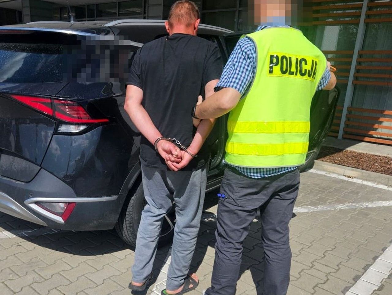 Międzyrzecze: Mołdawianin groził koleżance, która wyprosiła go z domu, a następnie strzelał do niej z gazówki