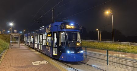 Atak maczetami w Krakowie. Napastników pogonili pracownicy MPK