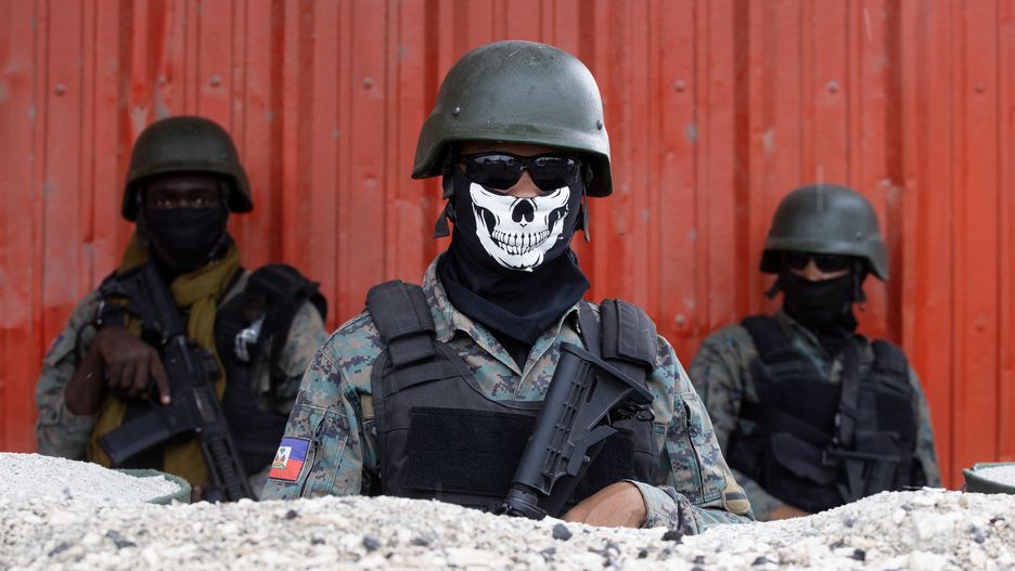 Haitian Prime Minister-designate Garry Conille arrives in Port au-Prince
epa11384961 Police patrol the streets near the airport as Prime Minister-designate of Haiti, Garry Conille, arrives in Port-au-Prince, Haiti, 01 June 2024. Conille arrived at Toussaint Louverture International Airport in the capital, to assume office after being appointed to the position on 28 May. Conille was received by interim Prime Minister Michel Patrick Boisvert, who took office after the resignation of Ariel Henry following the acts of violence at the end of February.  EPA/Orlando Barria 
Dostawca: PAP/EPA.
Orlando Barria
