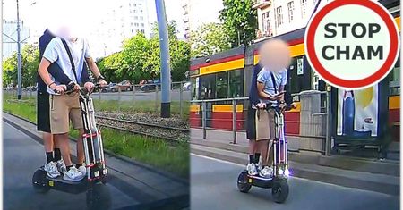 W parze na hulajnodze. I z telefonem w ręku