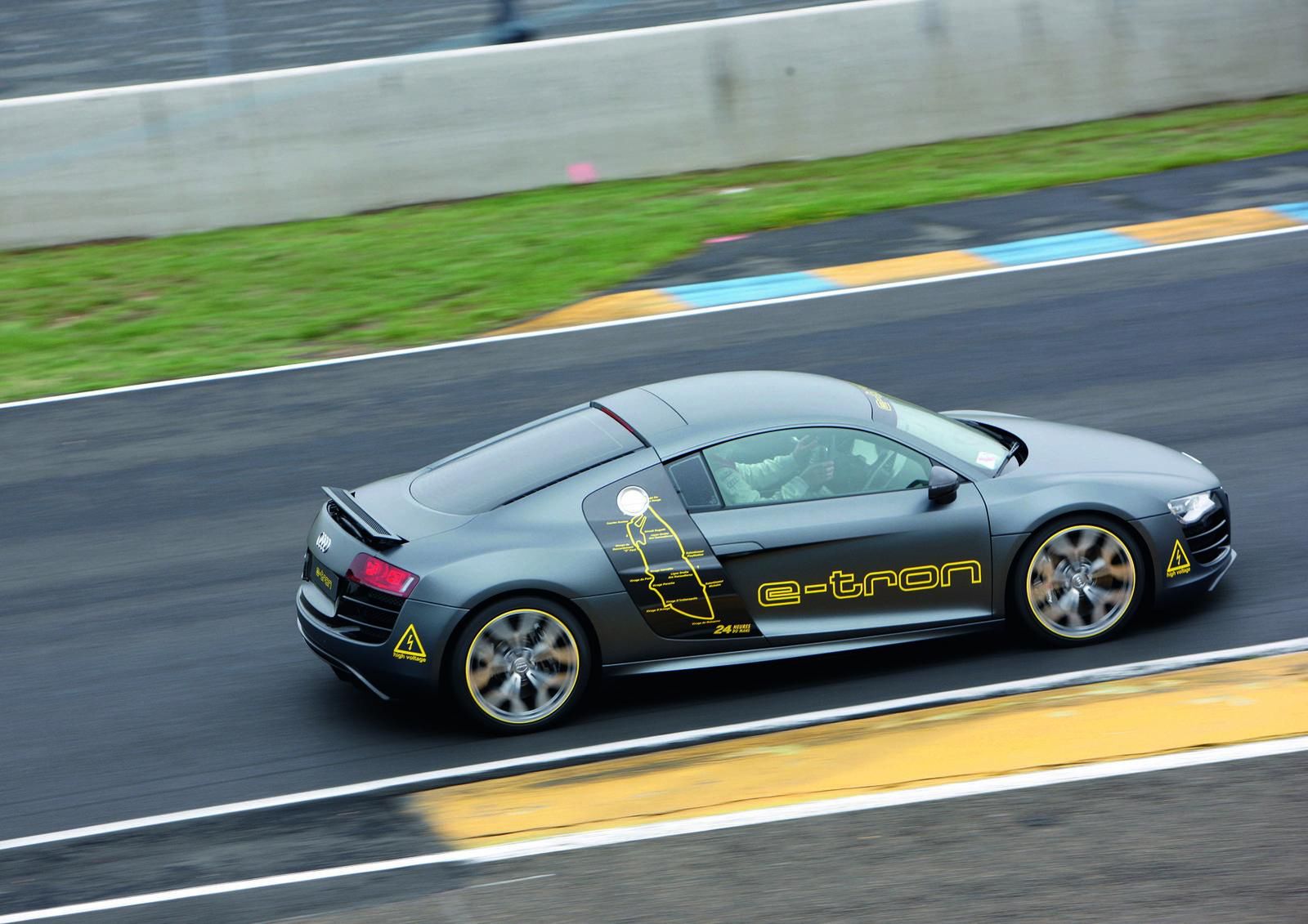 Audi R8 e-tron - niespełnione elektryczne marzenie [galeria] 26