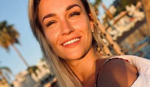 "Królowa pieczarek" pozuje w bikini. Fani porównują ją do Sharon Stone