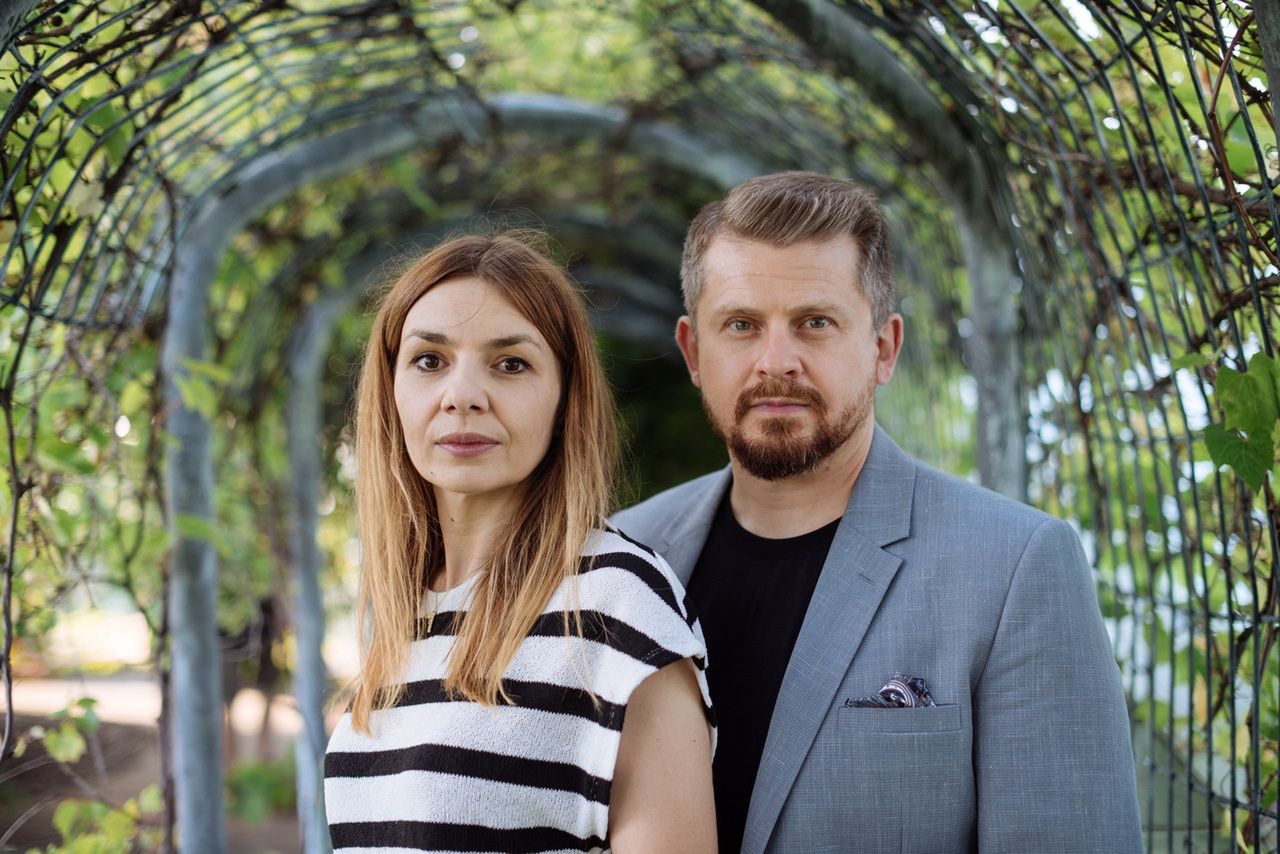 Magda Mieśnik i Piotr Mieśnik, autorzy książki "Poprawione, jak operacje plastyczne zmieniają Polaków"